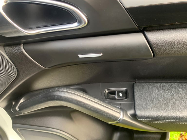 PORSCHE CAYENNE D V6 TIPTRONIC White Auto Diesel, 2013