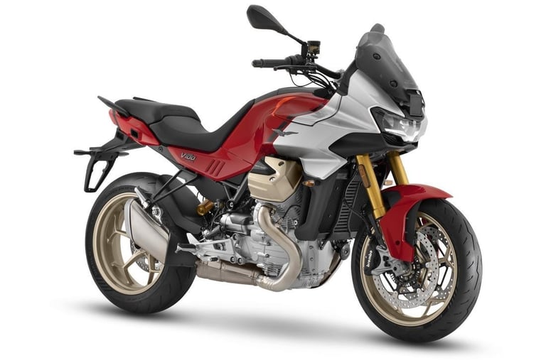 image for Moto Guzzi V100 S MANDELLO, 2025 MODEL, FREE READY TO RIDE KIT. SAVING £2983.