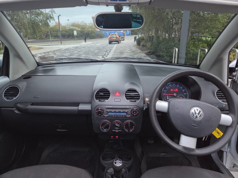VOLKSWAGEN BEETLE CONVERTIBLE 1.6 PETROL MANUAL LUNA 2DR ULEZ COMPLIANT BARGAIN