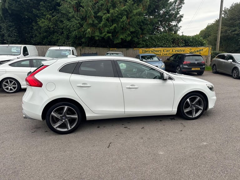 2016 Volvo V40 2.0 D2 R-Design Lux Nav Euro 6 (s/s) 5dr HATCHBACK Diesel Manual