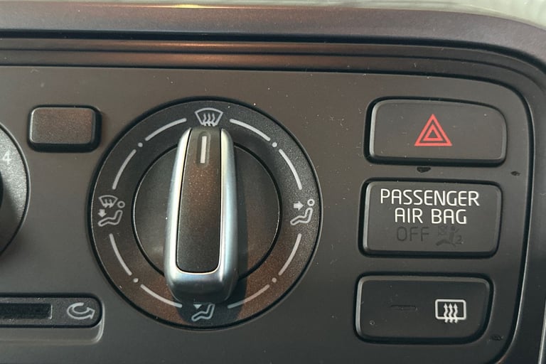 2017 SEAT Mii 64389 Hatchback Petrol Manual