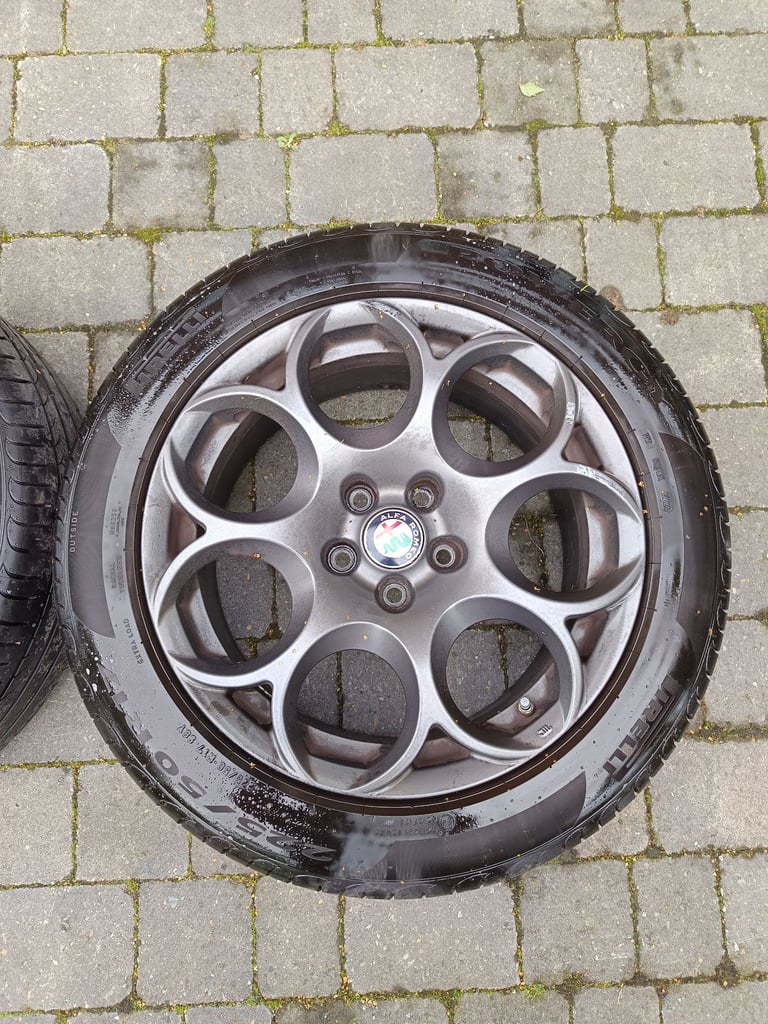 17 inch Horseshoe Pepperpot Alloy Wheels Set - Alfa Romeo Giulia