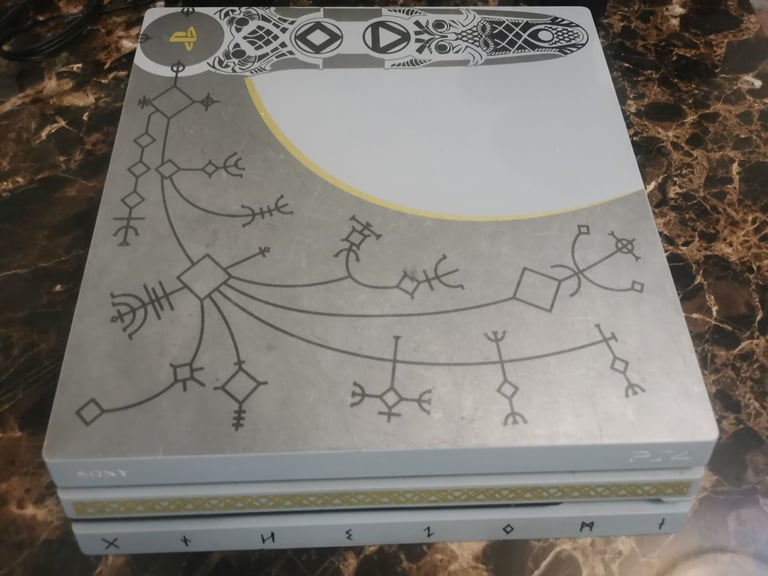 PS4 Pro 1 TB Limited Edition God of War