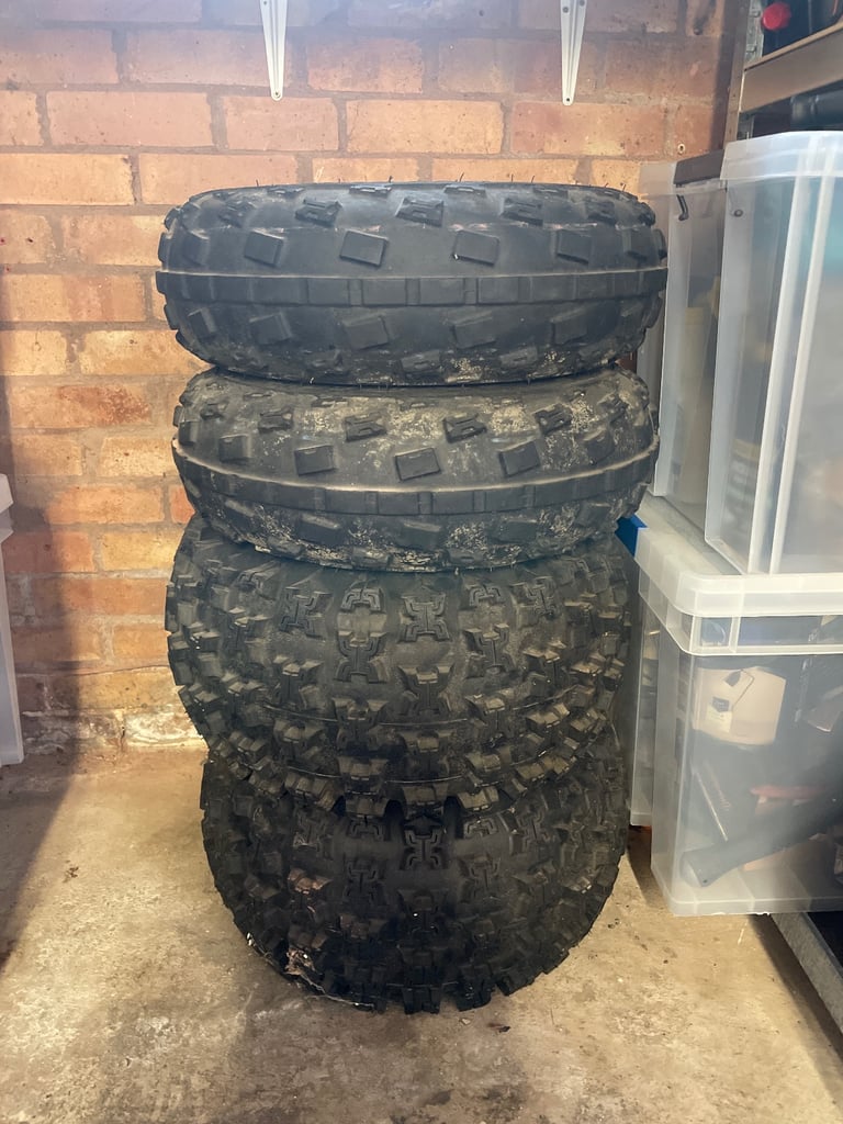 ROAD LEGAL Quad Bike Aeon Cobra 400
