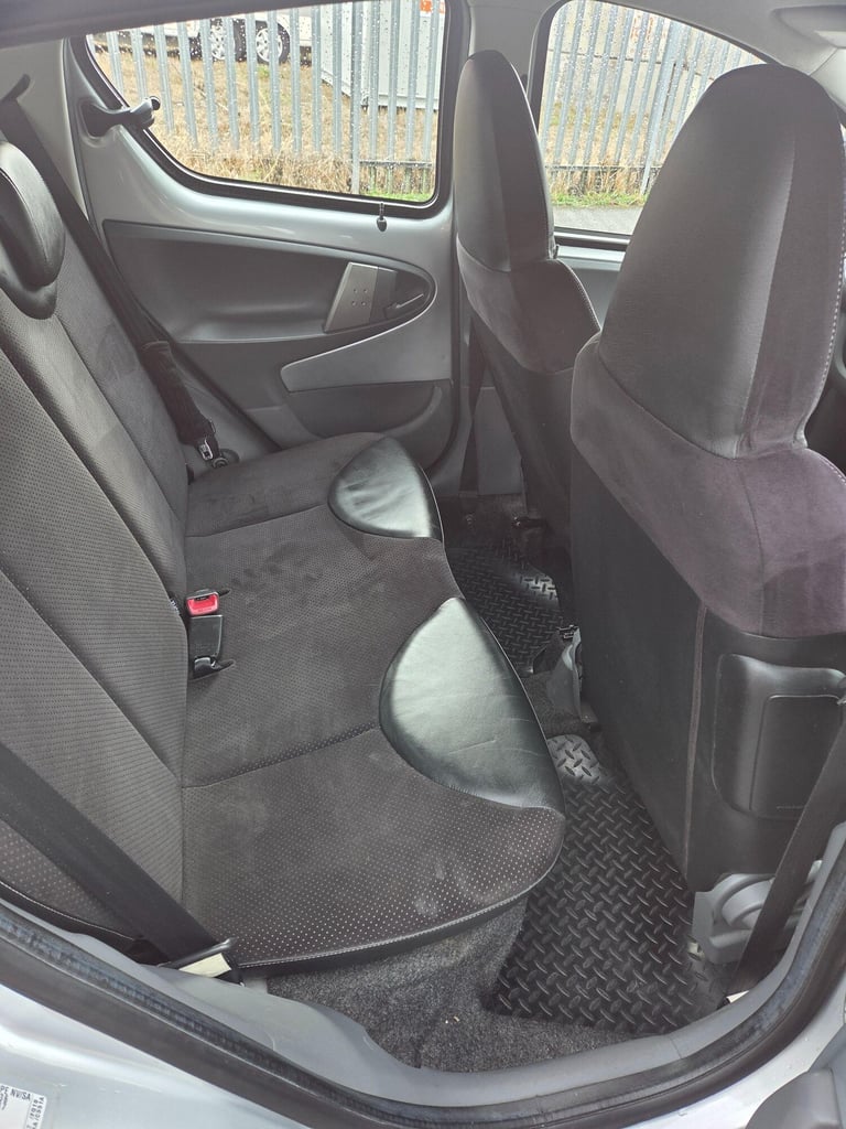 2010 Toyota AYGO 1.0 VVT-i Platinum 5dr [AC] MMT HATCHBACK PETROL Automatic