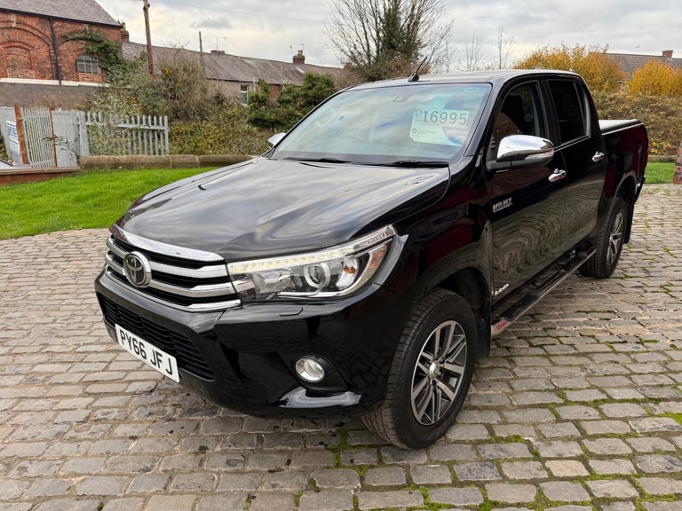 2017 Toyota Hilux Invincible D/Cab Pick Up 2.4 D-4D PICK UP Diesel Manual