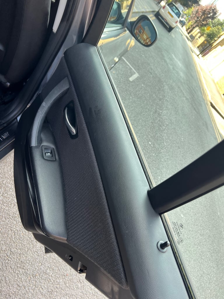 BMW, 3 SERIES, Saloon, 2011, Manual, 1995 (cc), 4 doors