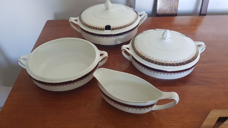 Alfred Meakin Bleu De Roi Tableware 3 Tureen Serving Dishes plus Gravy Boat
