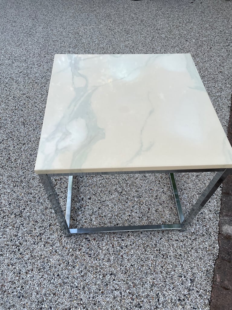 Side/Lamp table