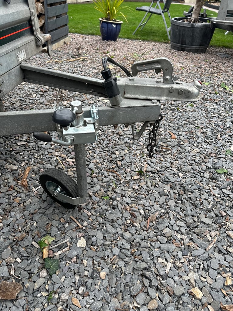 ERDE 158 Trailer 