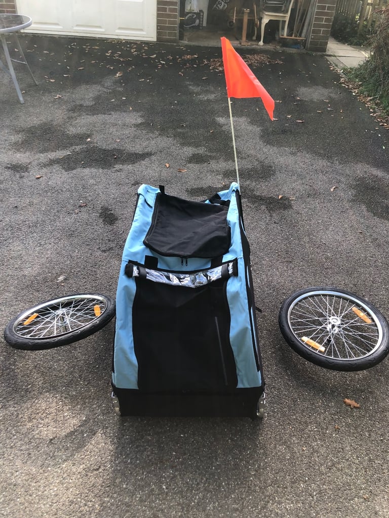 Medium sized dog bike trailer 