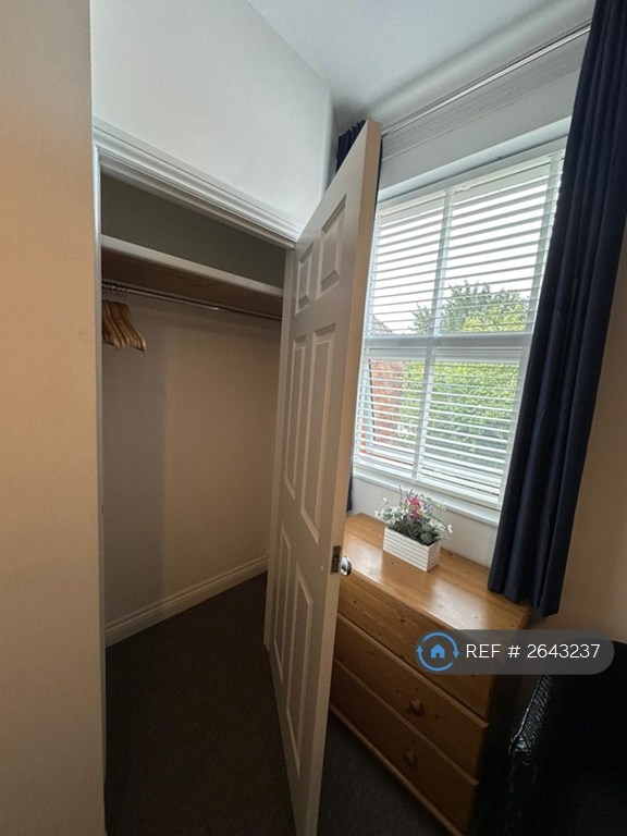 1 bedroom in County Road, Swindon, SN1 (#2643237)