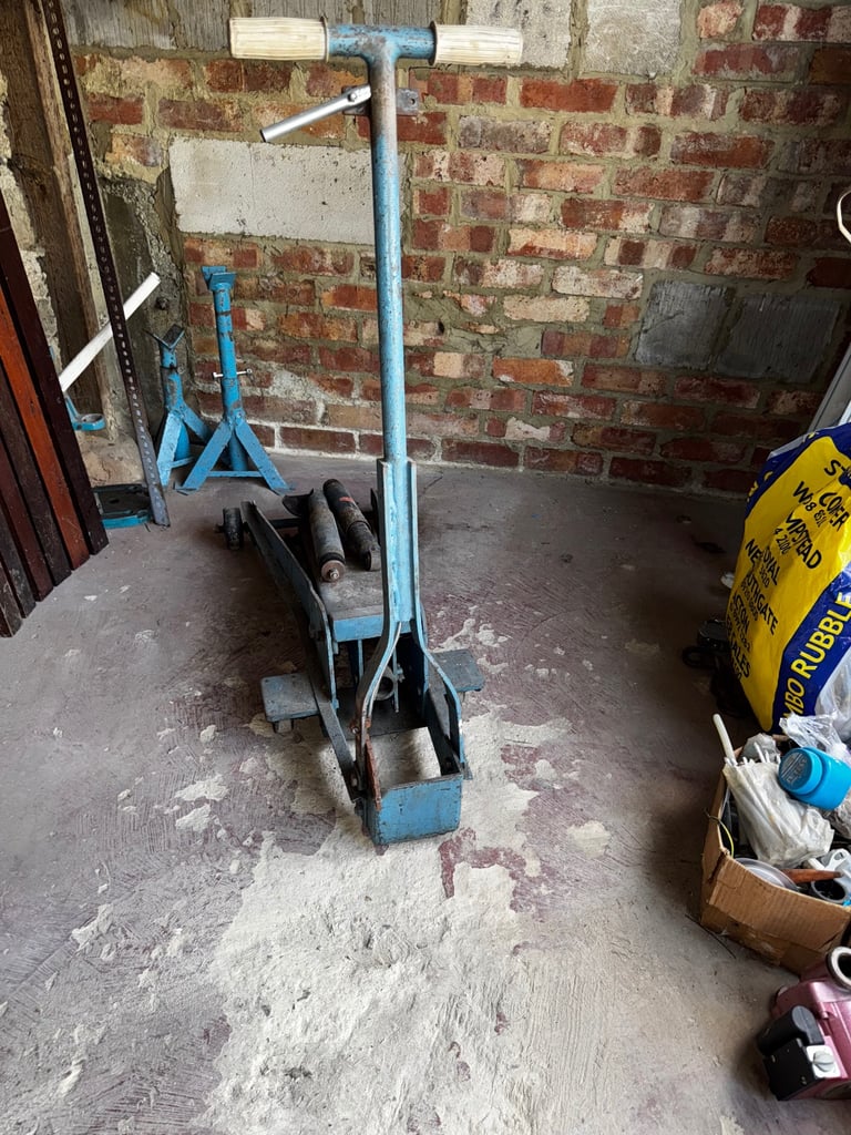 Vintage Mechanics Hydraulic Car Jack