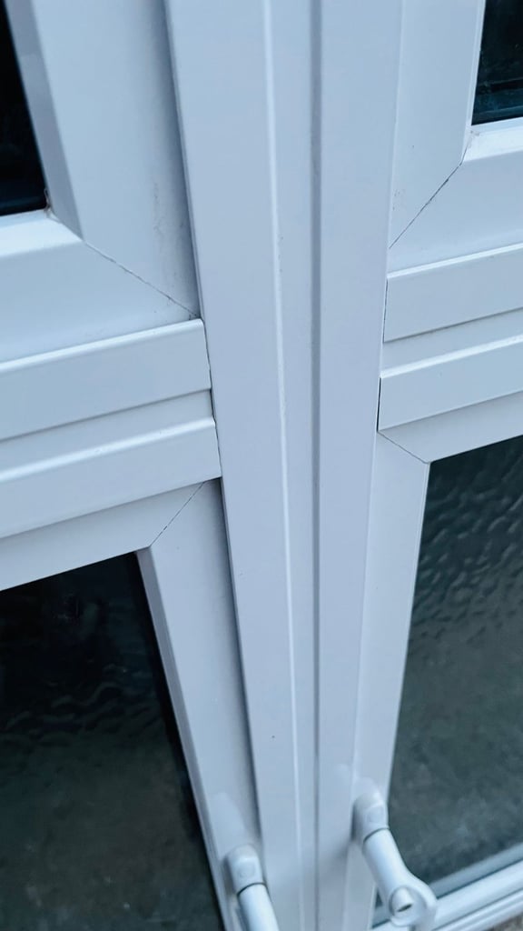 H 117 x W 123 cm - ex SHOWROOM ALUMINIUM DOUBLE GLAZED WINDOW BY ORIGIN - OBSCURE GLASS (REF: SK24)