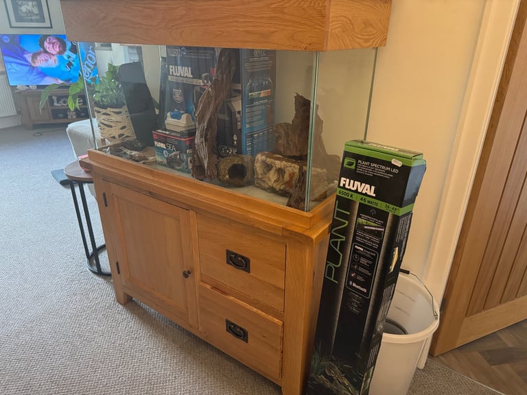 Aqua oak 200 litre fish tank 