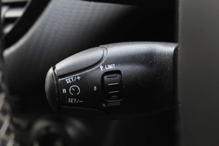 2017 Peugeot 208 1.2 208 Allure 5dr Hatchback Petrol Manual