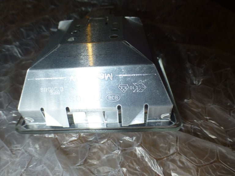 Brand new Replacement bosch Siemens Neff oven lamp assembly part  155303
