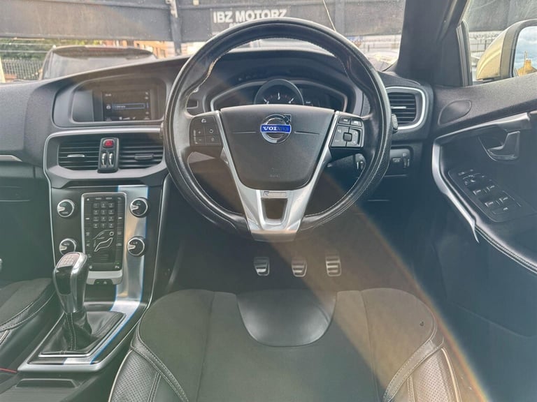 2015 Volvo V40 2.0 D4 R-Design Euro 6 (s/s) 5dr Hatchback Diesel Manual