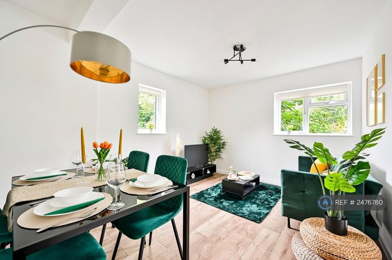 1 bedroom flat in Station Parade, Sevenoaks, TN13 (1 bed) (#2476780)