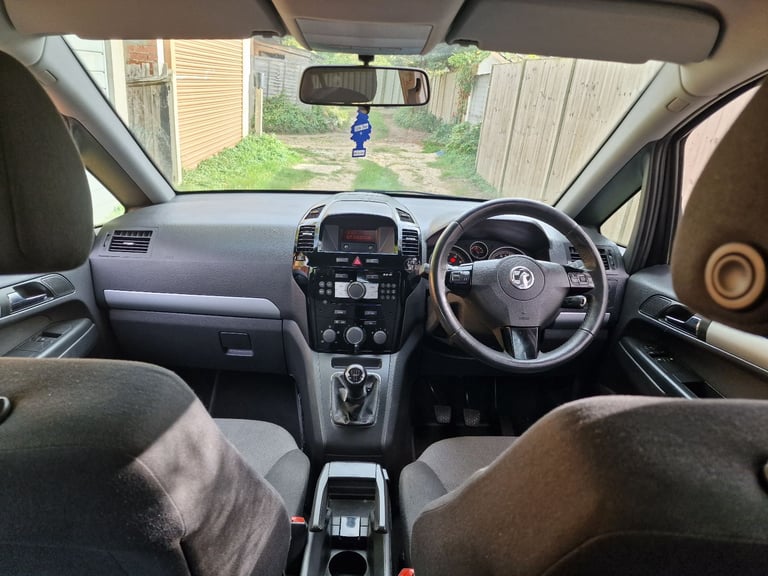 7 SEATER VAUXHALL ZAFIRA 2012 DELIVERY IS AVAILABLE