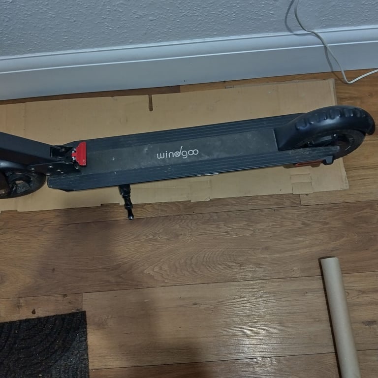 Windgoo  Electric Scooter with battery. 