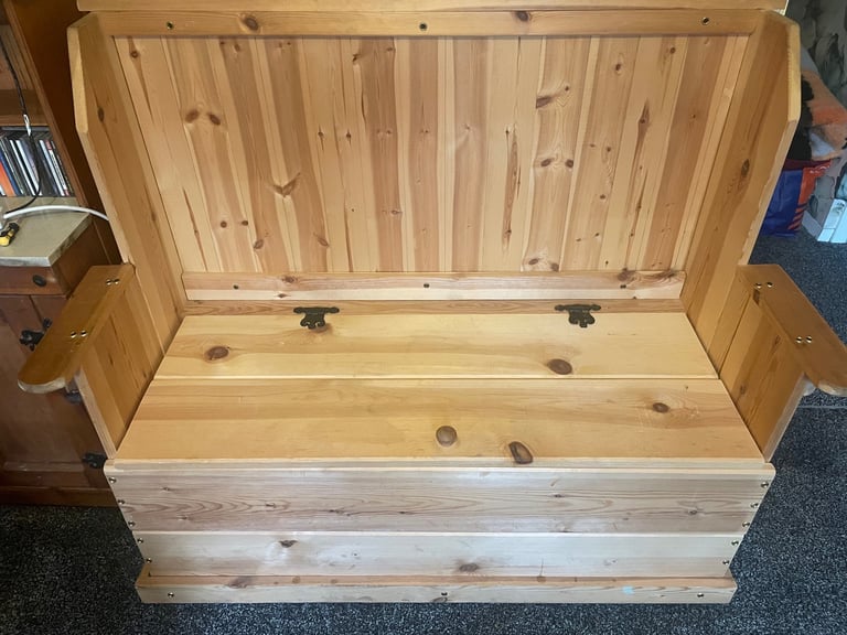 Pine Monks bench settle seat with storage