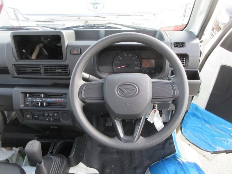 2024 Daihatsu Hijet 4WD MANUAL 660cc KEI MINI TRUCK DELIVERY MILEAGE Truck Petrol Manual