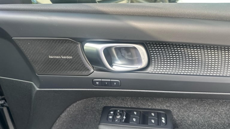 2025 Volvo XC40 Black Edition Ultra, B4 Mild hybrid, Petrol ESTATE Petrol/Electric Hybrid Automatic