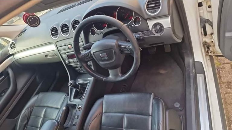 Seat VW EXEO, Saloon, 2010, Manual, 1968 (cc), 4 doors