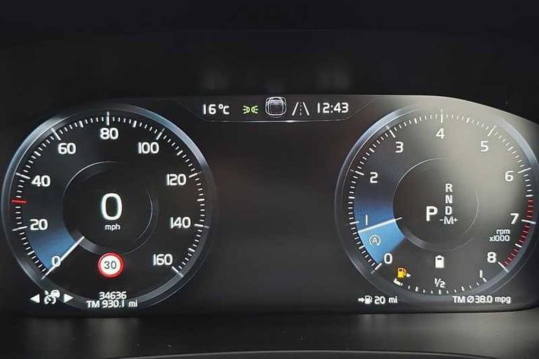 2022 Volvo S60 2.0 B5P R DESIGN 4dr Auto SALOON PETROL Automatic