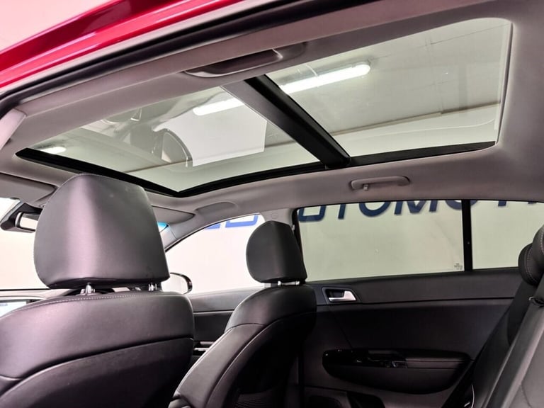 2018 Kia Sportage 1.6 T-GDi 4 DCT AUTO AWD 4WD 175 BHP + SAT NAV + GLASS SUNROOF + HEATED LEA EST...