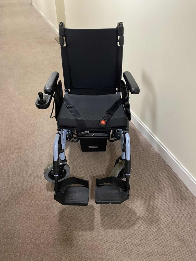Electric wheelchair used but in very good condition 