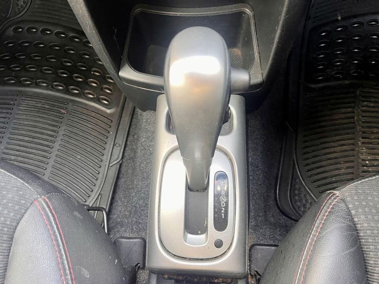 2010 Nissan Note 1.6 16V Tekna Auto Euro 4 5dr MPV Petrol Automatic