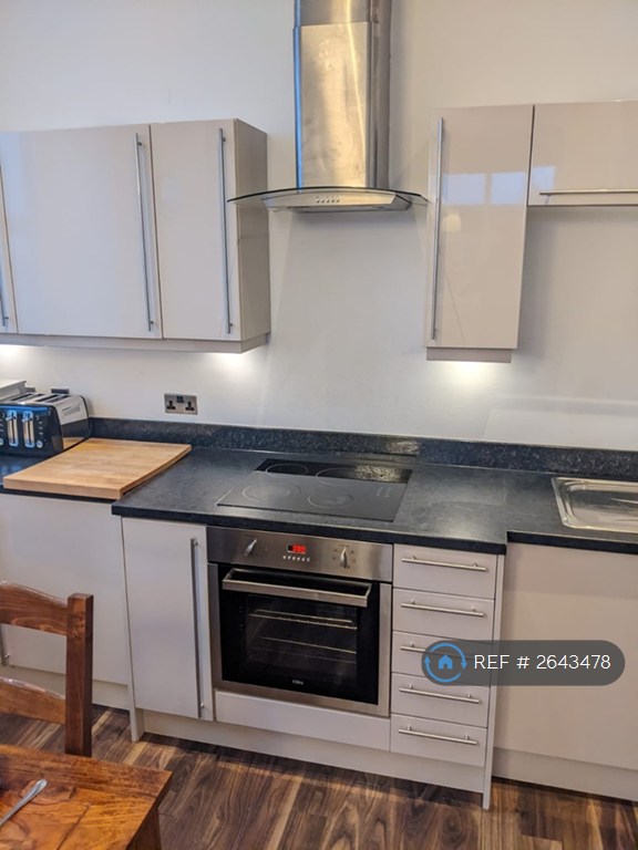 2 bedroom flat in Atlas Mill, Bolton, BL1 (2 bed) (#2643478)