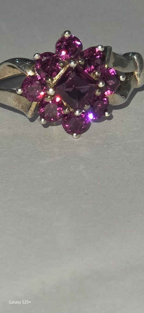 Beautiful sterling silver 925 Rohdoltite Garnet cluster ring size N