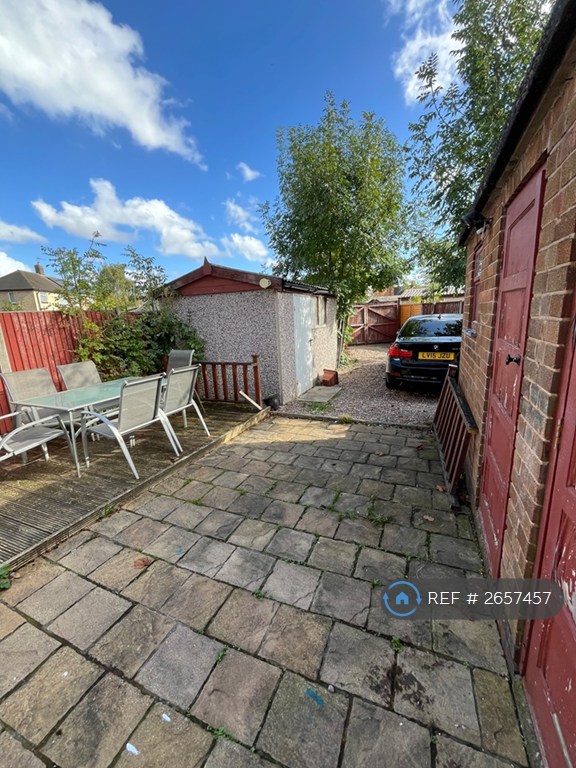 1 bedroom in Kinsale Walk, Nottingham, NG11 (#2657457)