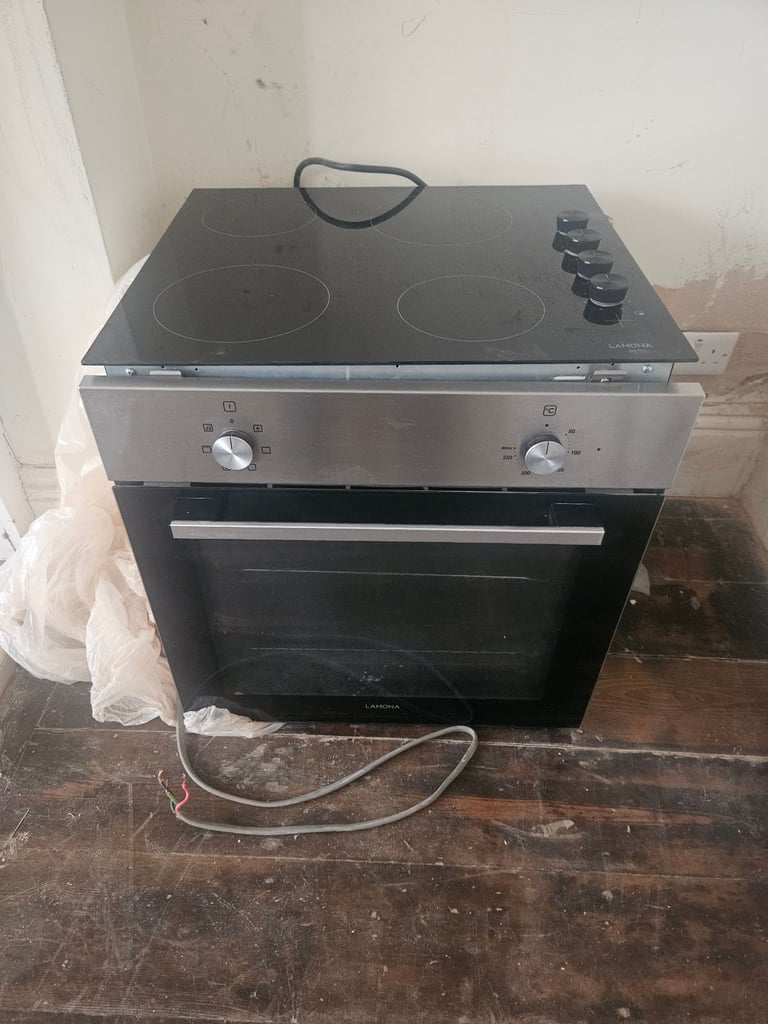 Lamona oven and hob