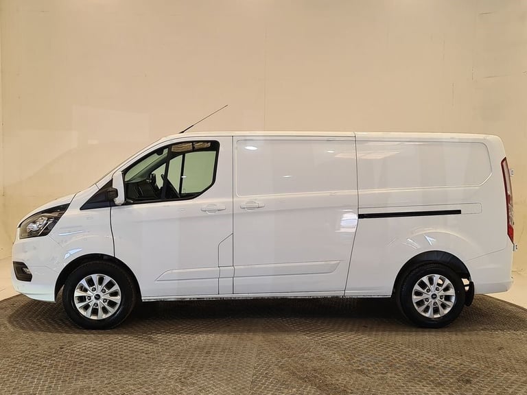 FORD TRANSIT CUSTOM 2.0 300 ECOBLUE LIMITED P/V L2 H1 130 BHP LWB DIESEL