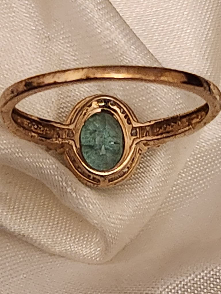 Brand New 9Ct Gold Ring Size T Kagen Zambian Emerald 8x6 New   Emerald 8x6 