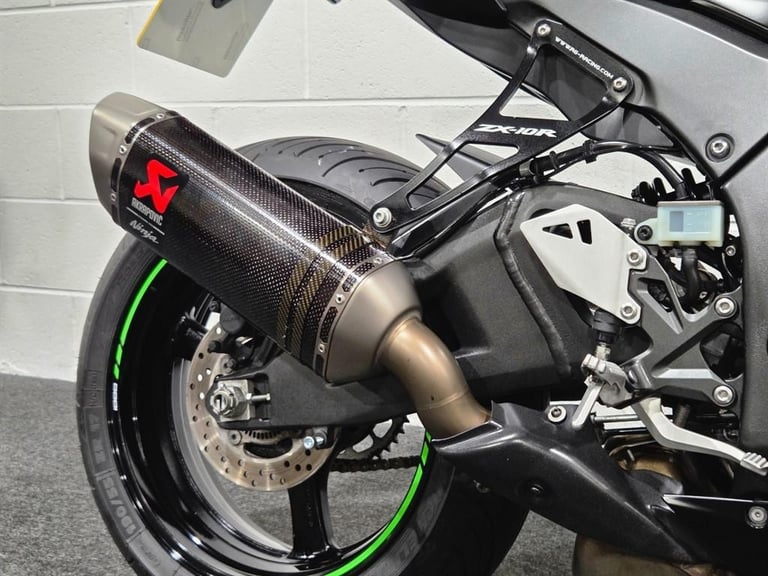 Kawasaki Ninja ZX-10R 1 OWNER! AKRAPOVIC EHXUAST! KRT REPLICA! FULL SERVICE