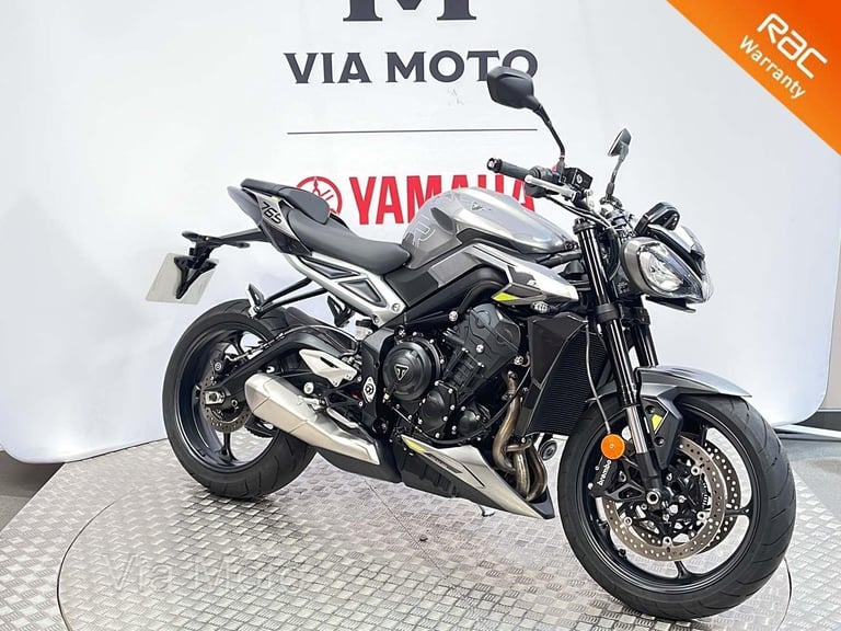 TRIUMPH STREET TRIPLE R - 2023 - 1800 miles