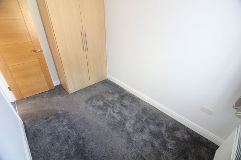 HUGE REFURBISHED TWO DOUBLE BEDROOM GROUND FLOOR FLAT- GARDEN PARKING- SOUTHALL HESTON HOUNSLOW
