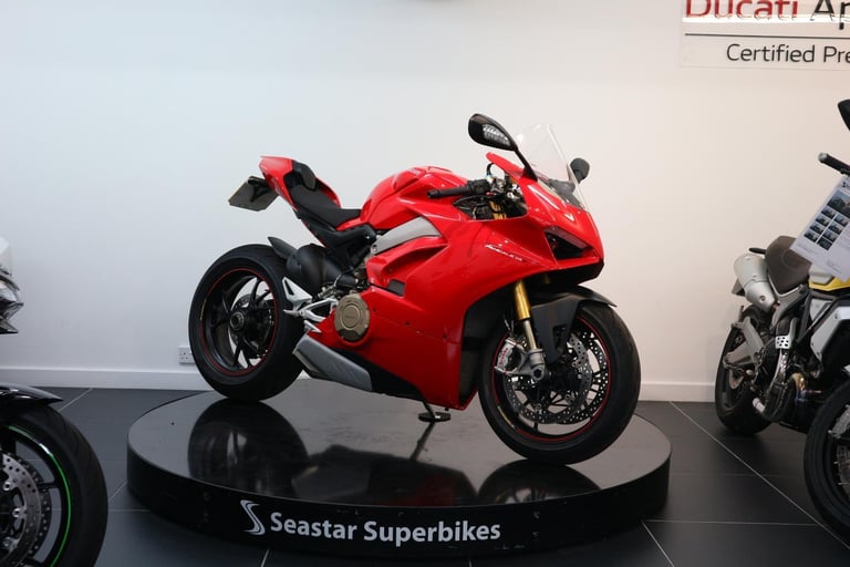 DUCATI PANIGALE V4 S - 2019 - 6300 MILES
