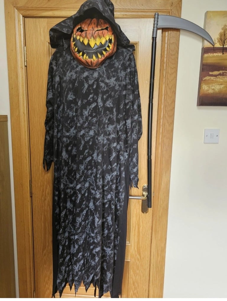 Brand New Mens Halloween Pumpkin Reaper Fancy Dress with Mask & Scythe 