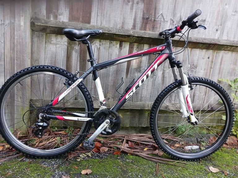 Scott Aspect 60: Lightweight Quality Hybrid Bike