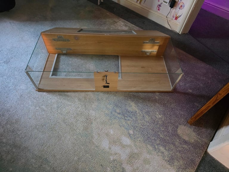 Reptile vivarium / tank