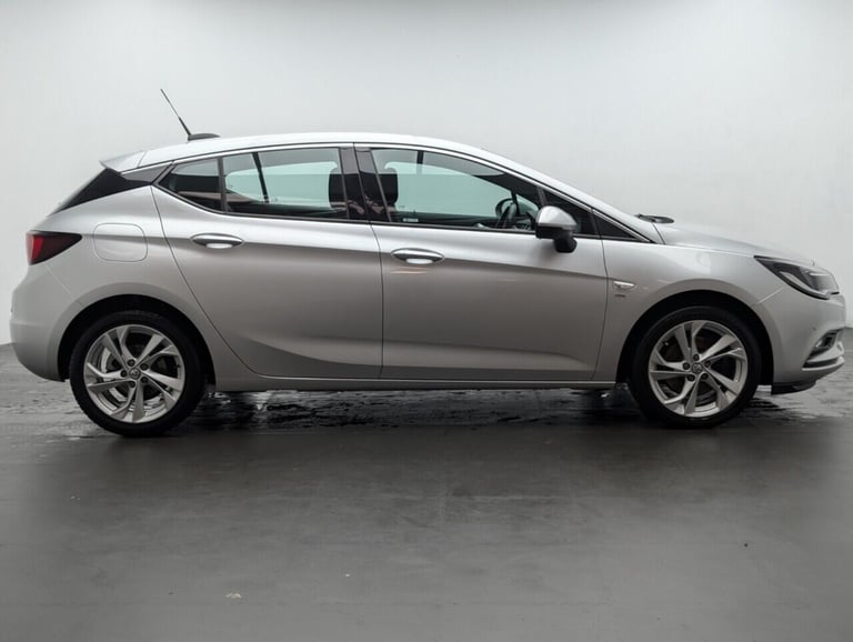 2016 Vauxhall Astra 1.6 CDTi BlueInjection SRi Hatchback 5dr Diesel Auto Euro 6 (136 ps) TINTED H...
