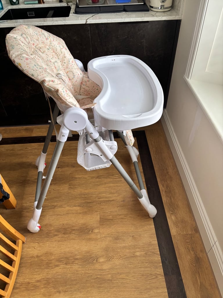 Selling our Mamas & Papas Baby Highchair - £30