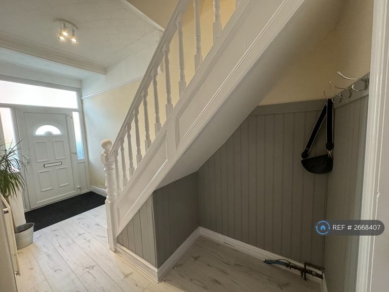 4 bedroom house in Crawford Avenue, Mossley Hill, Liverpool, L18 (4 bed) (#2668407)