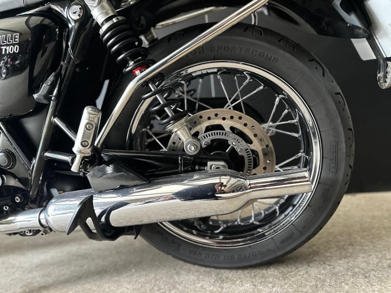 STUNNING LOW MILEAGE 2020/20 TRIUMPH BONNEVILLE T100 MOTORCYCLE